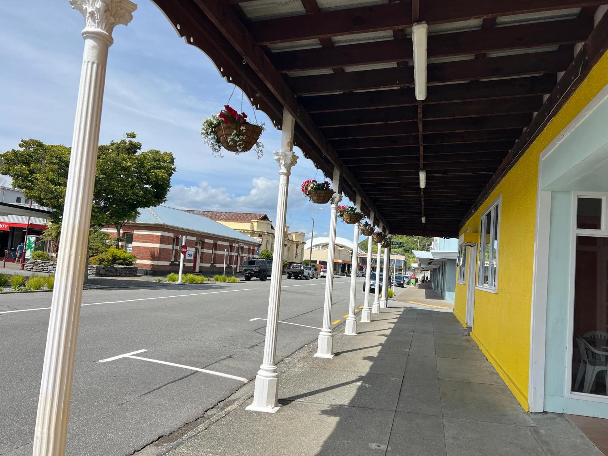 The Duke Hostel Greymouth Esterno foto The historic downtown of Half Moon Bay