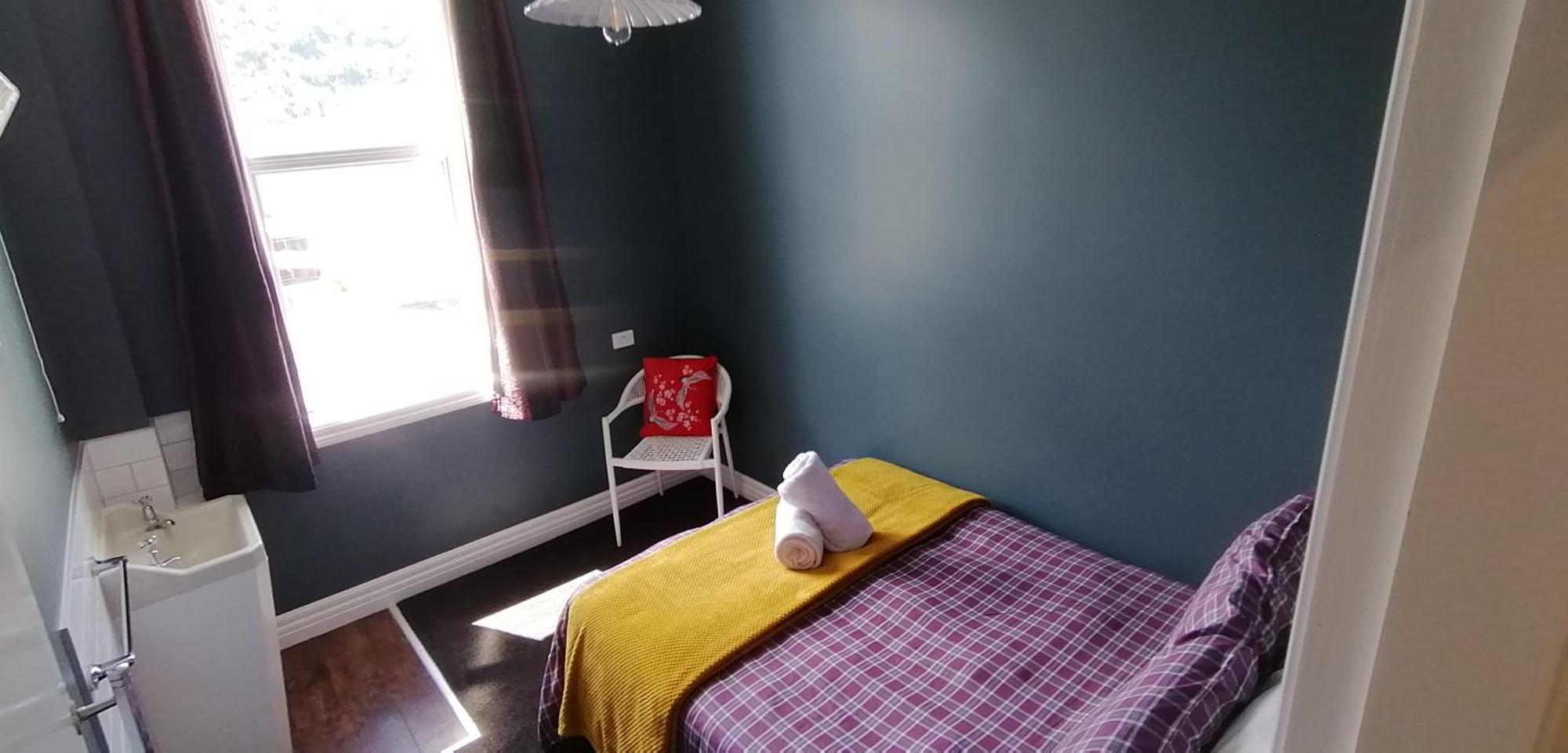 The Duke Hostel Greymouth Esterno foto A bedroom