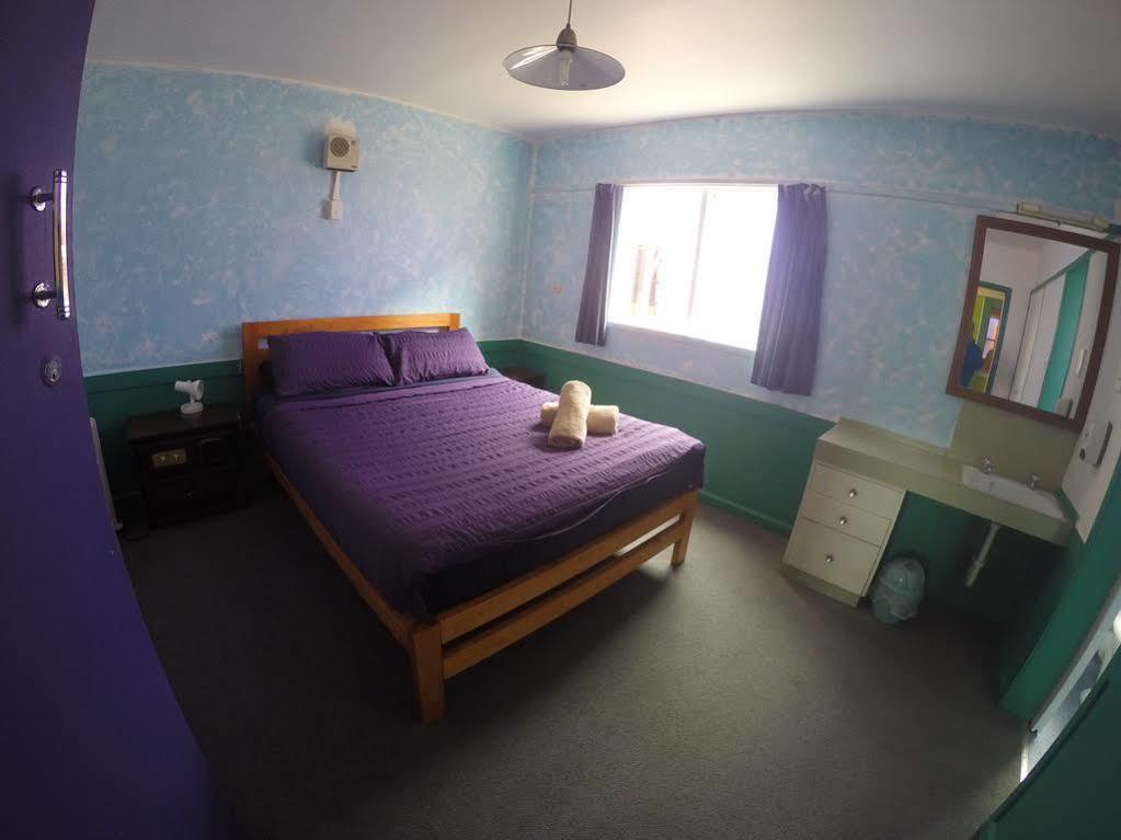 The Duke Hostel Greymouth Esterno foto A room at the motel