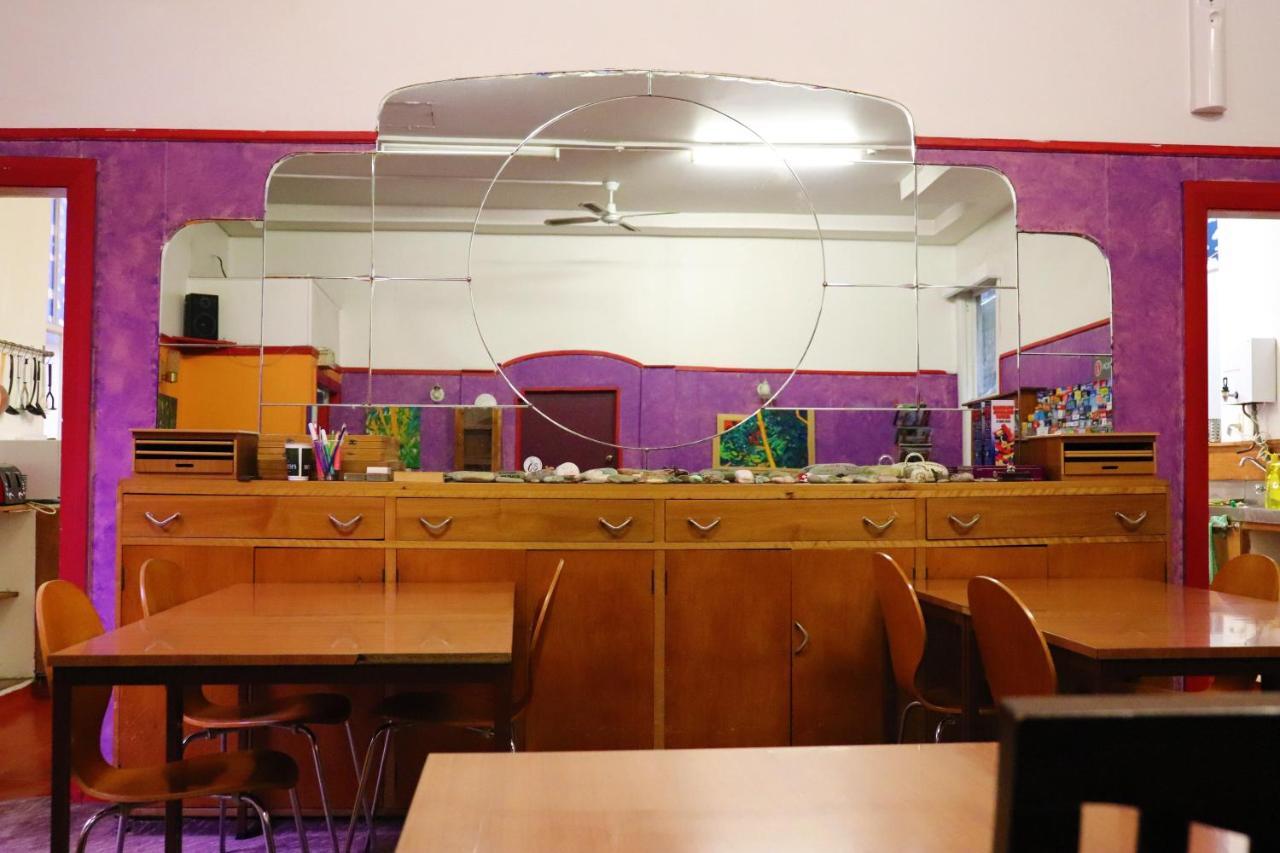 The Duke Hostel Greymouth Esterno foto The mirror room